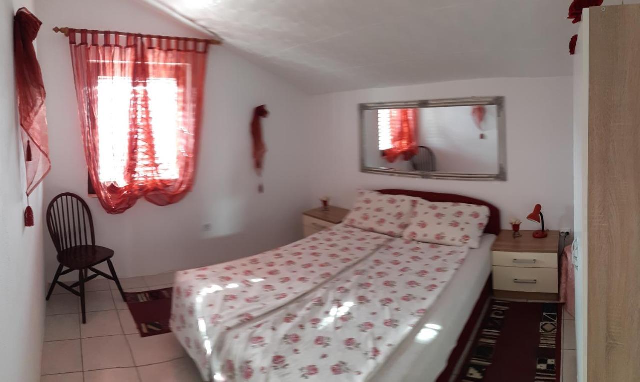 Apartments Maltasic Vir Εξωτερικό φωτογραφία