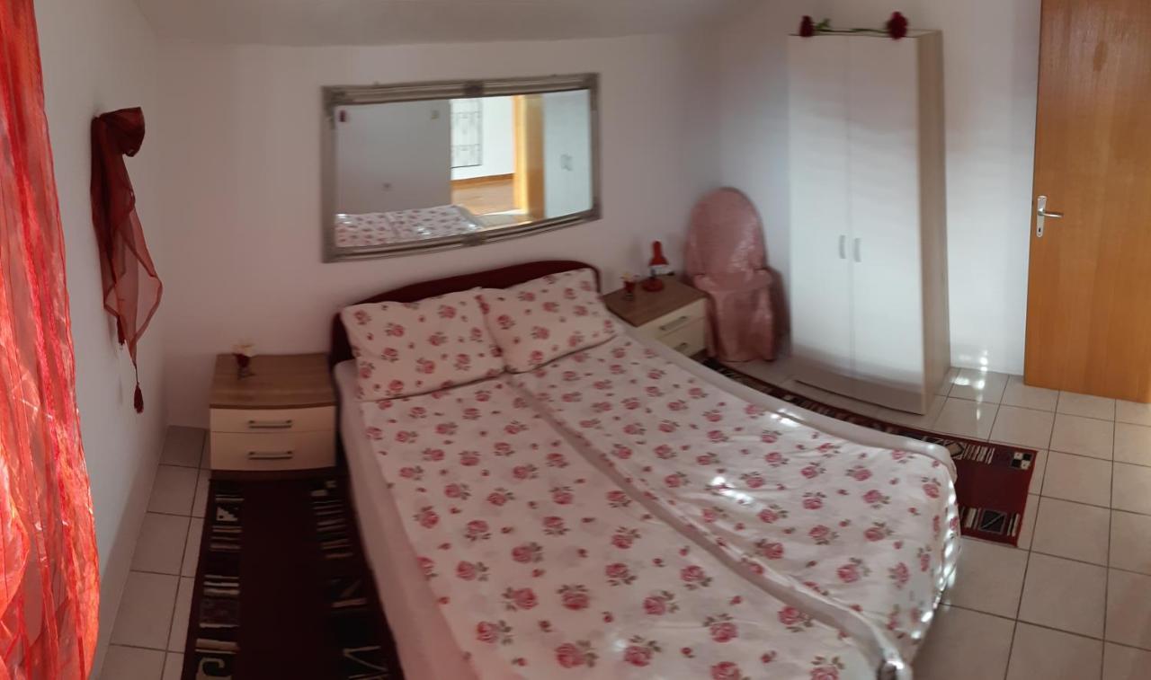 Apartments Maltasic Vir Εξωτερικό φωτογραφία