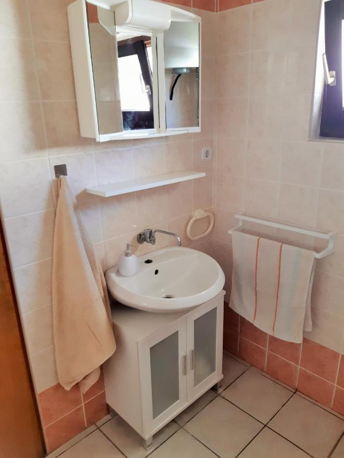 Apartments Maltasic Vir Εξωτερικό φωτογραφία