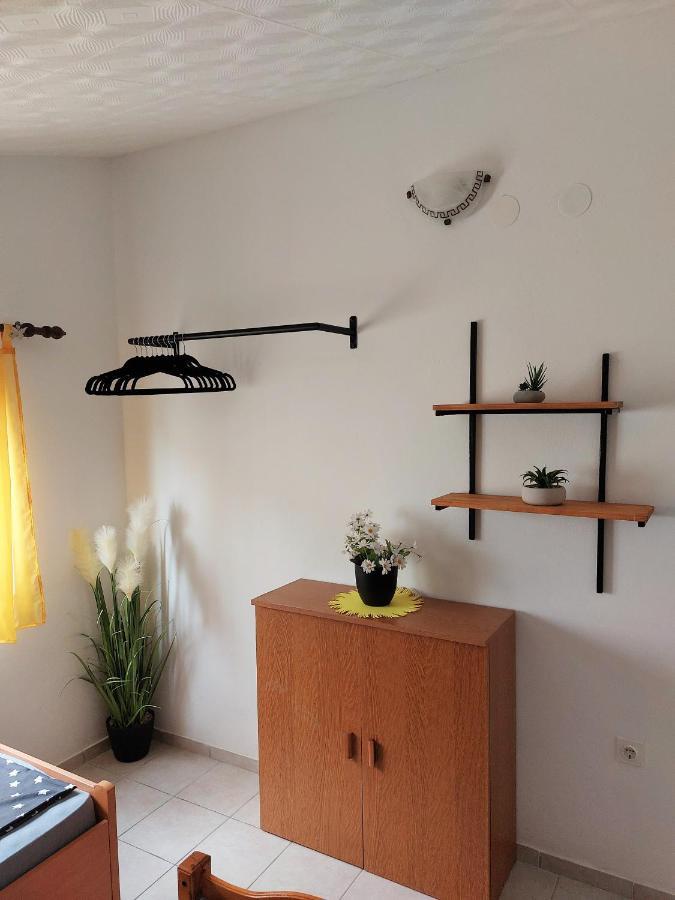 Apartments Maltasic Vir Εξωτερικό φωτογραφία