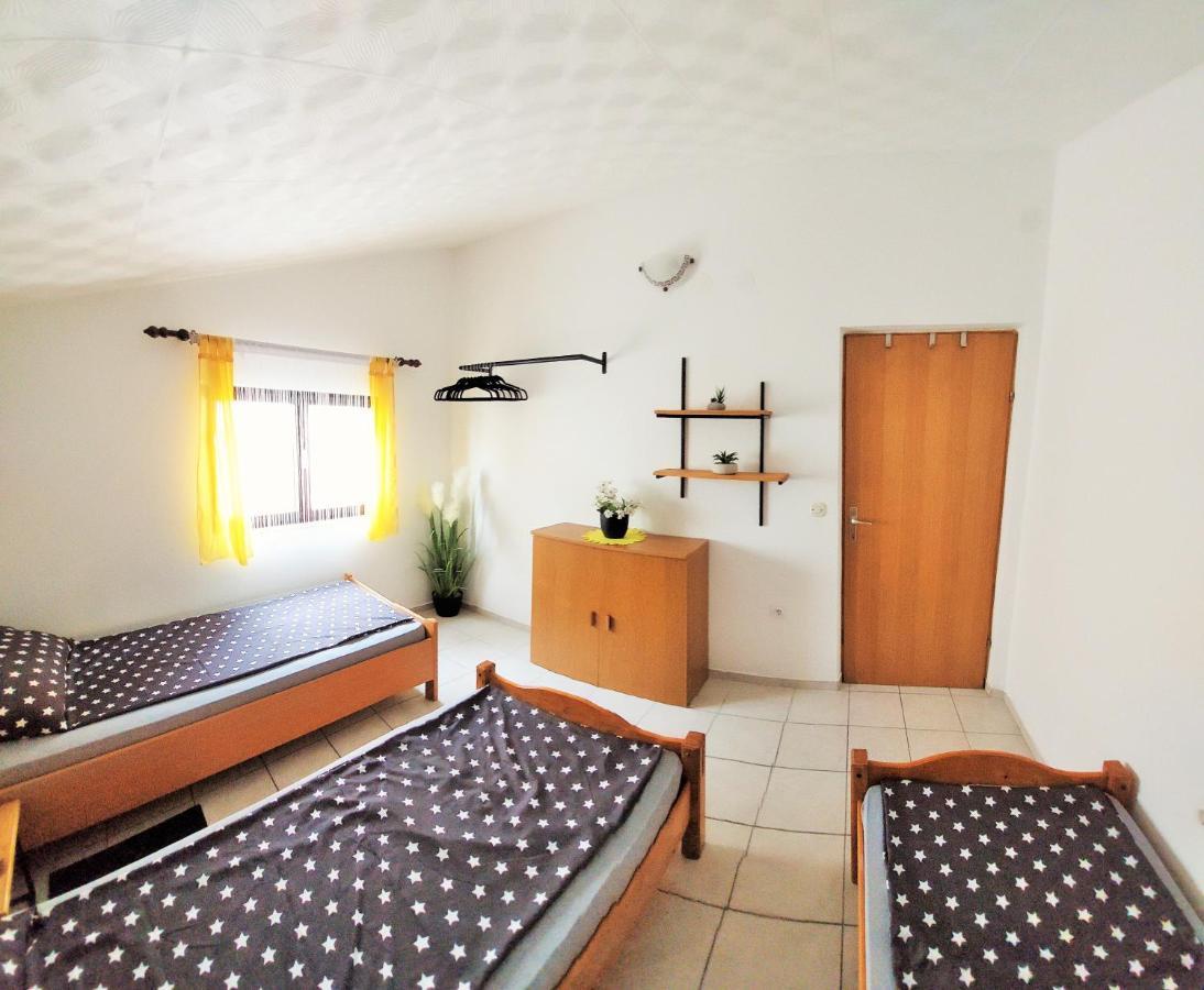 Apartments Maltasic Vir Εξωτερικό φωτογραφία