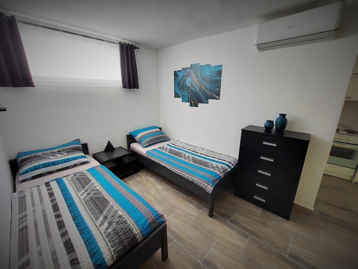 Apartments Maltasic Vir Εξωτερικό φωτογραφία