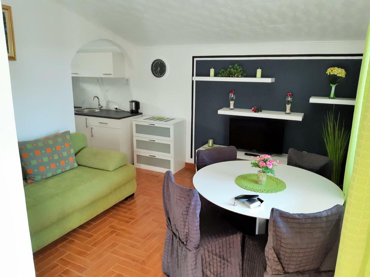 Apartments Maltasic Vir Εξωτερικό φωτογραφία