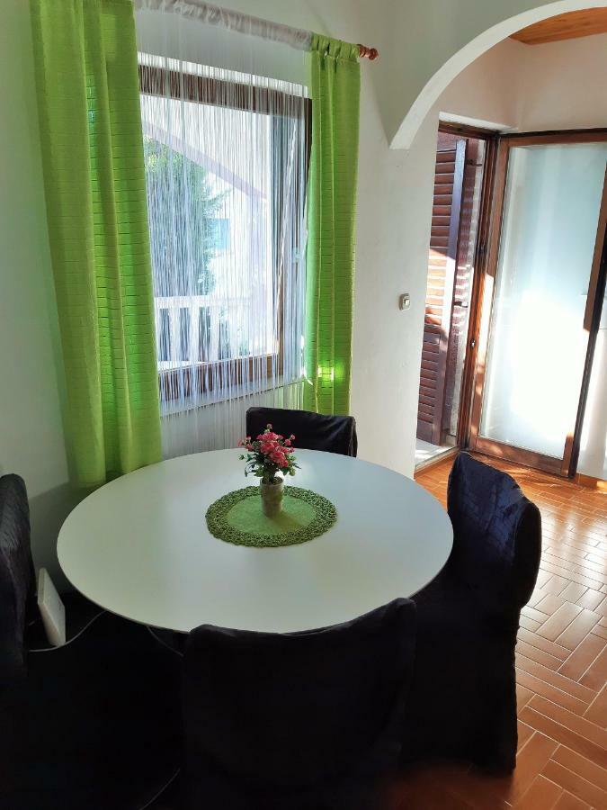 Apartments Maltasic Vir Εξωτερικό φωτογραφία